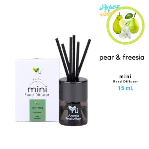 Pear & Freesia Aromatherapy Reed Diffuser (Ya) - 15 ml. Pear & Freesia Aromatherapy Reed Diffuser (Ya) - 15 ml.